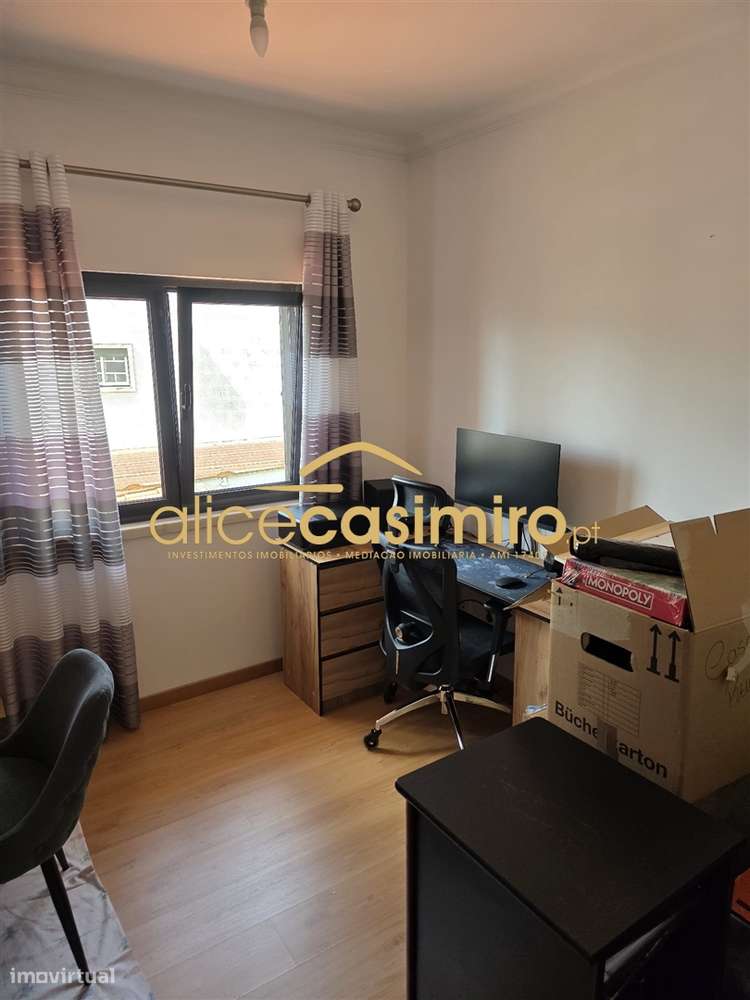 Moradia T4 - boas áreas- excelente estado!-52