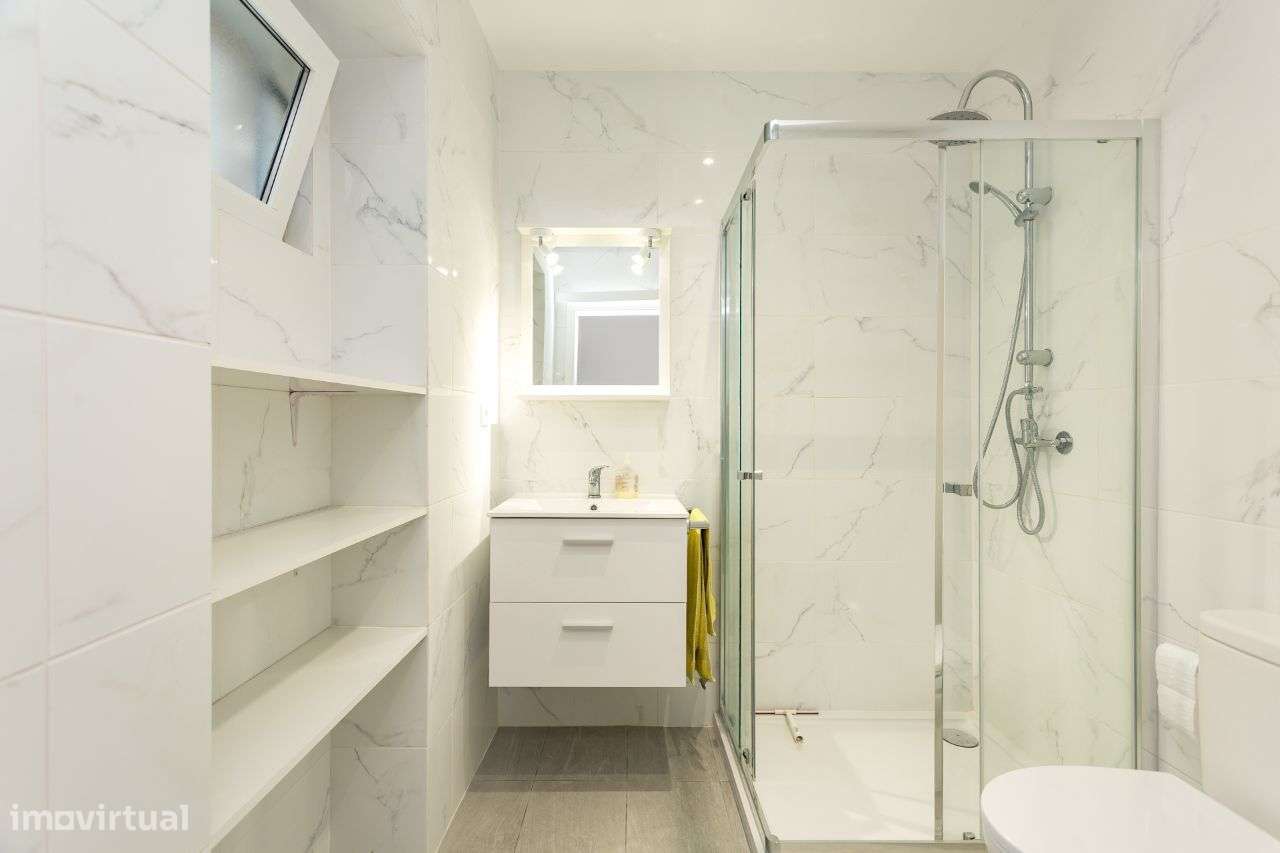 Apartamento T1 Campo de Ourique remodelado e mobilado - Grande imagem: 2/18