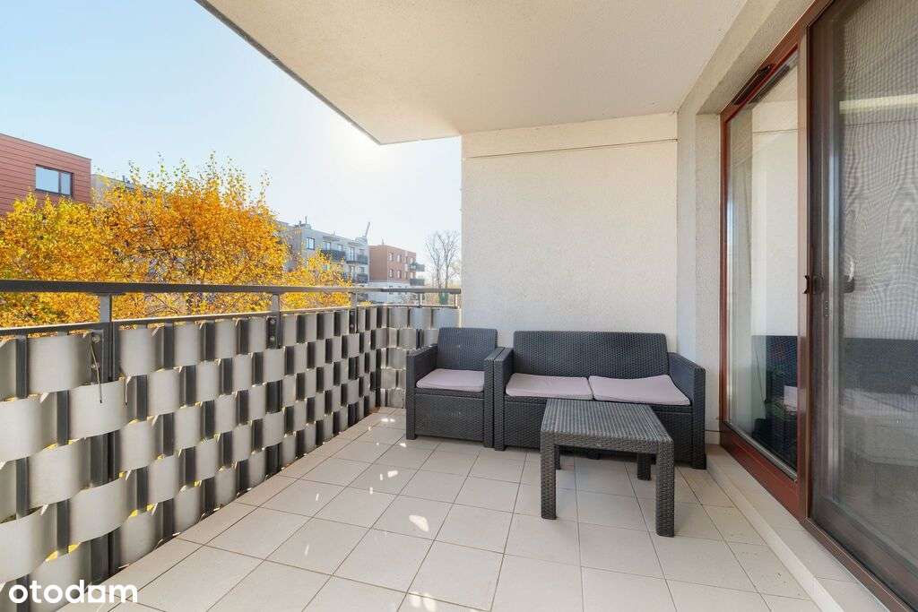 Przestronne, komfortowe mieszkanie w Łomiankach.-8