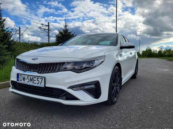 Kia Optima - 1