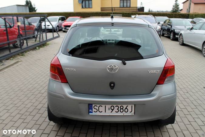 Toyota Yaris 1.33 Luna - 9