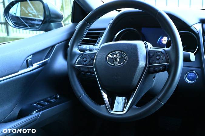 Toyota Camry - 7