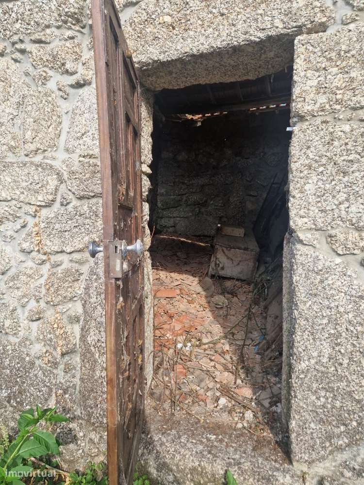 Moradia p/ Restauro - Vieira do Minho - Grande imagem: 4/5