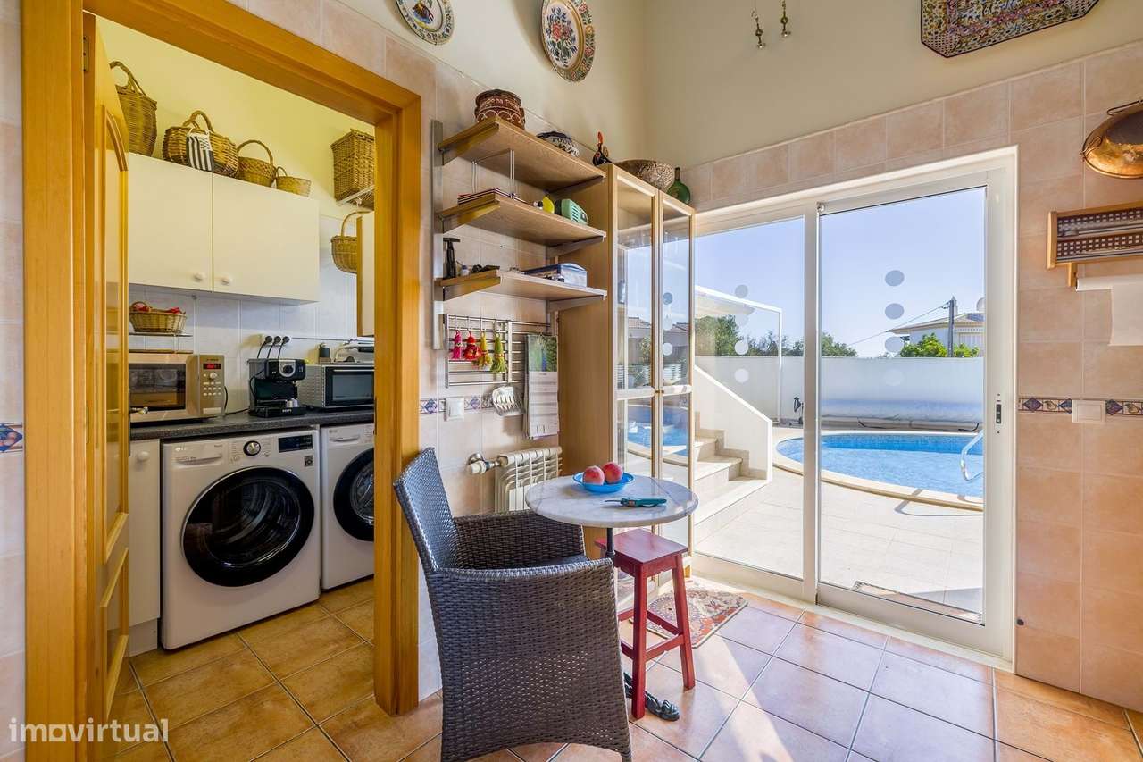 MORADIA TÉRREA V4 COM PISCINA PARA VENDA NO SARGAÇAL-13