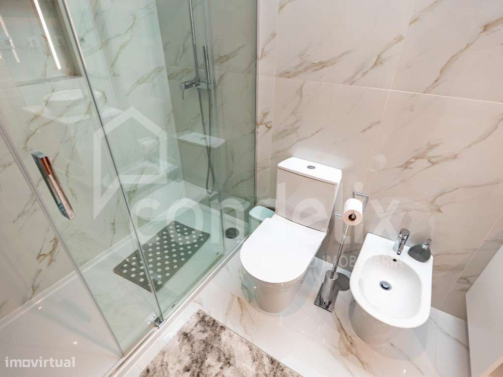 Moradia T3 com terraço, piscina e decoração de autor, Madalena-44