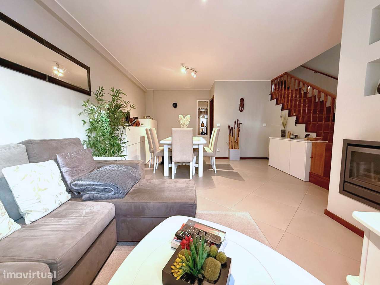 Moradia T3 geminada com jardim em Santa Marta-2