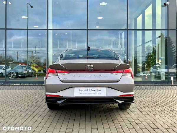 Hyundai Elantra 1.6 Smart - 6