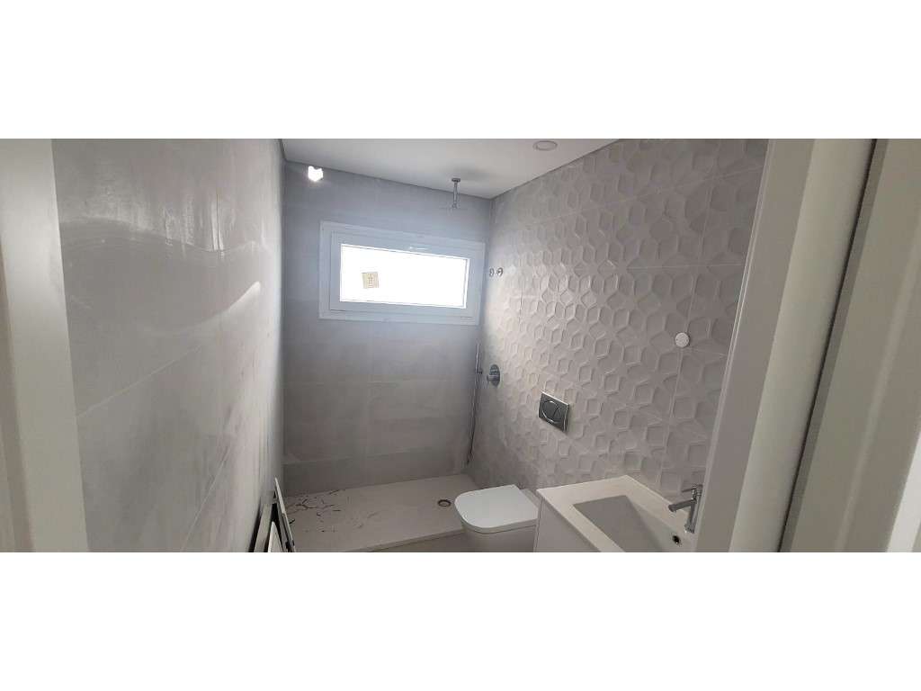 Moradia Nova e Moderna - Fernão Ferro - Grande imagem: 4/36