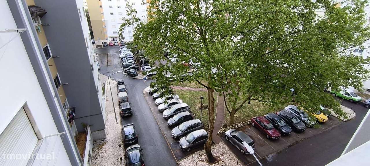 T2  na Praceta Cristóvão Falcão, em Massamá, concelho de Sintra-38