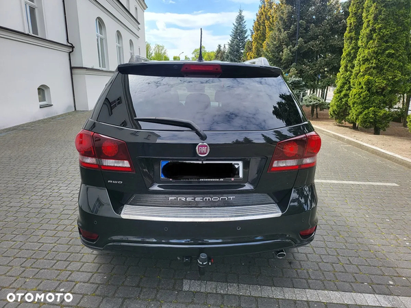 Fiat Freemont 2.0 Multijet Black Code AWD - 4