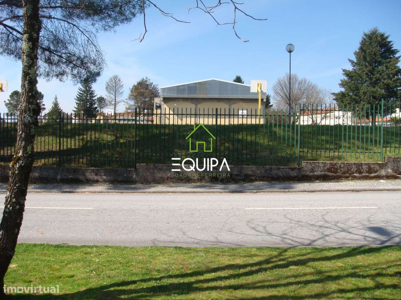 Prédio em Construção em Vila Nova de Paiva - Viseu - Em Frente a EB-25