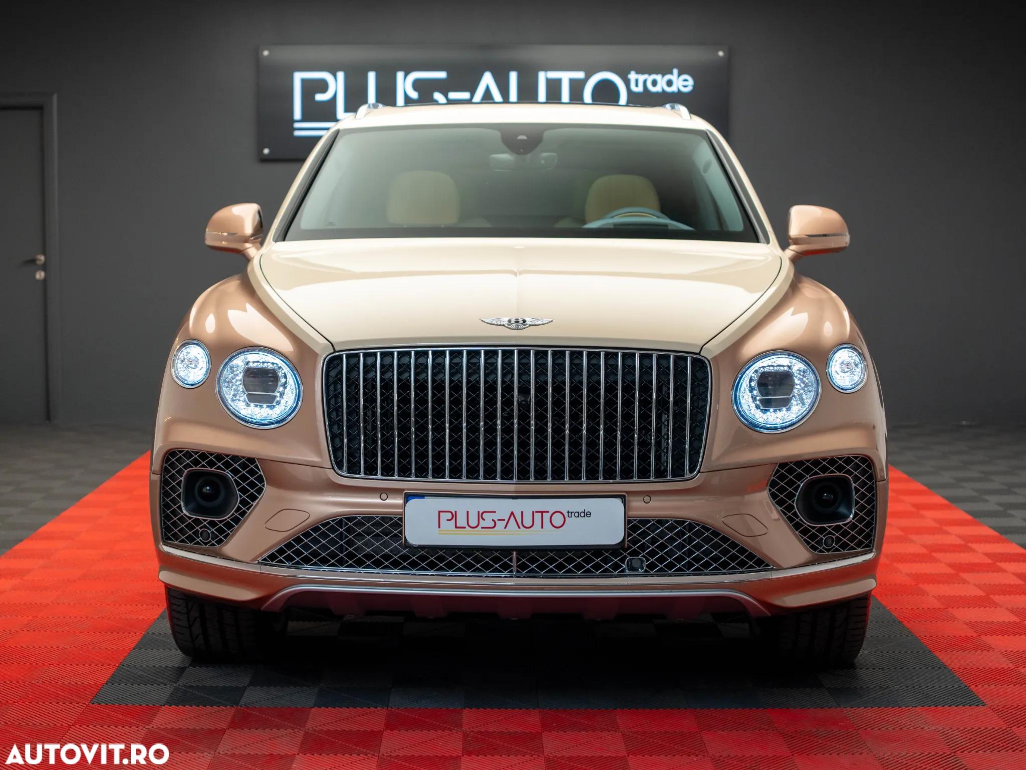 Bentley Bentayga Azure - 2