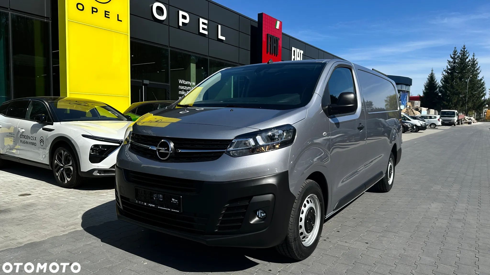 Opel Vivaro - 1