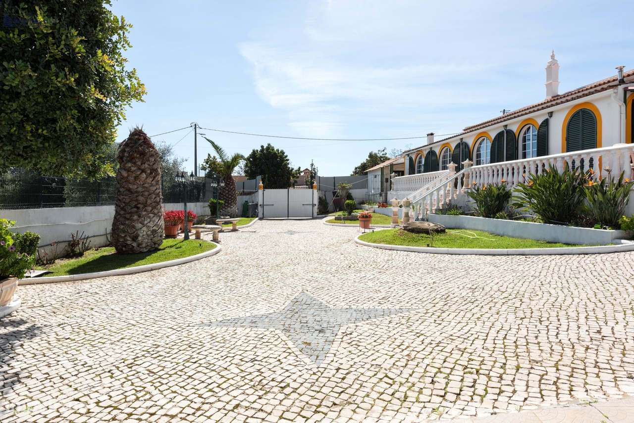Encanto Algarvio – Moradia Térrea Isolada com Piscina e Jardim-34