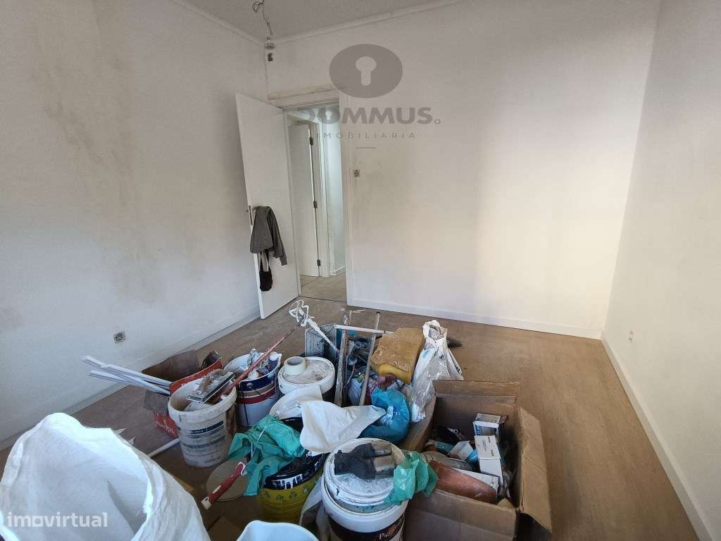 Apartamento T3 totalmente remodelado na Amadora-12