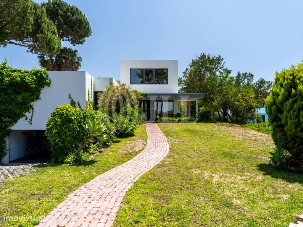 Moradia T5 com piscina, na Herdade da Aroeira, Almada-0