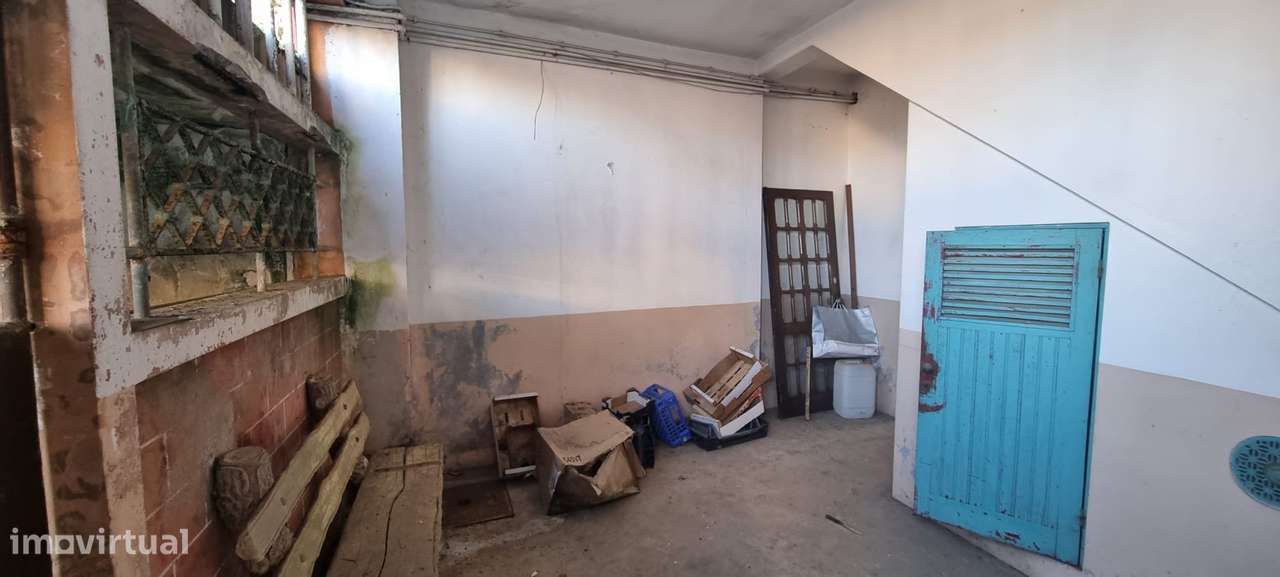 Casa / Moradia independente em Gulpilhares e Valadares-12