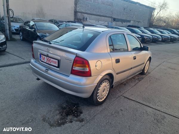 Opel Astra - 4