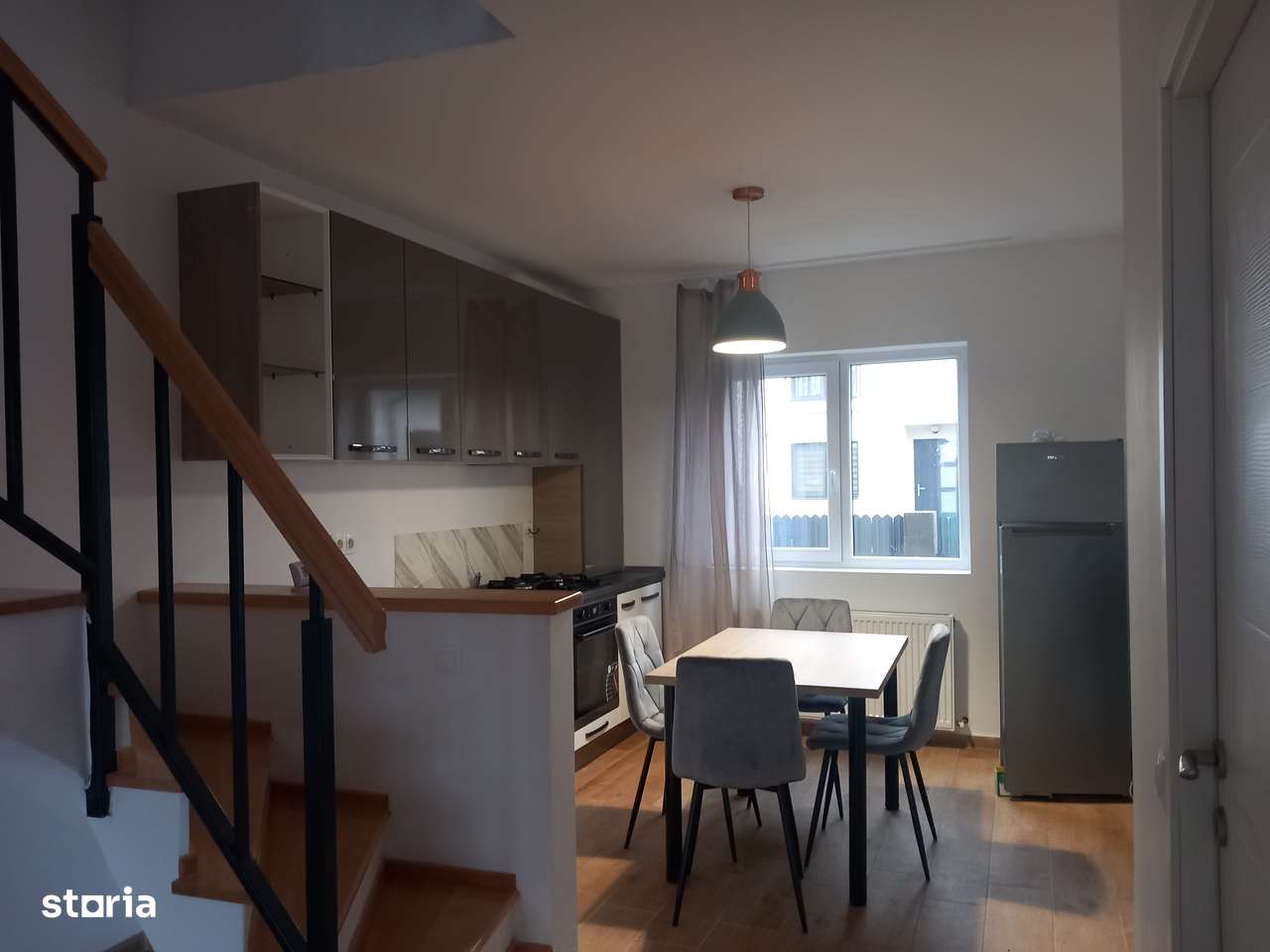 Casa  duplex,mobilata, cu copertina,85 mp,teren 200 mp,Sancrai - Imagine principală: 2/13