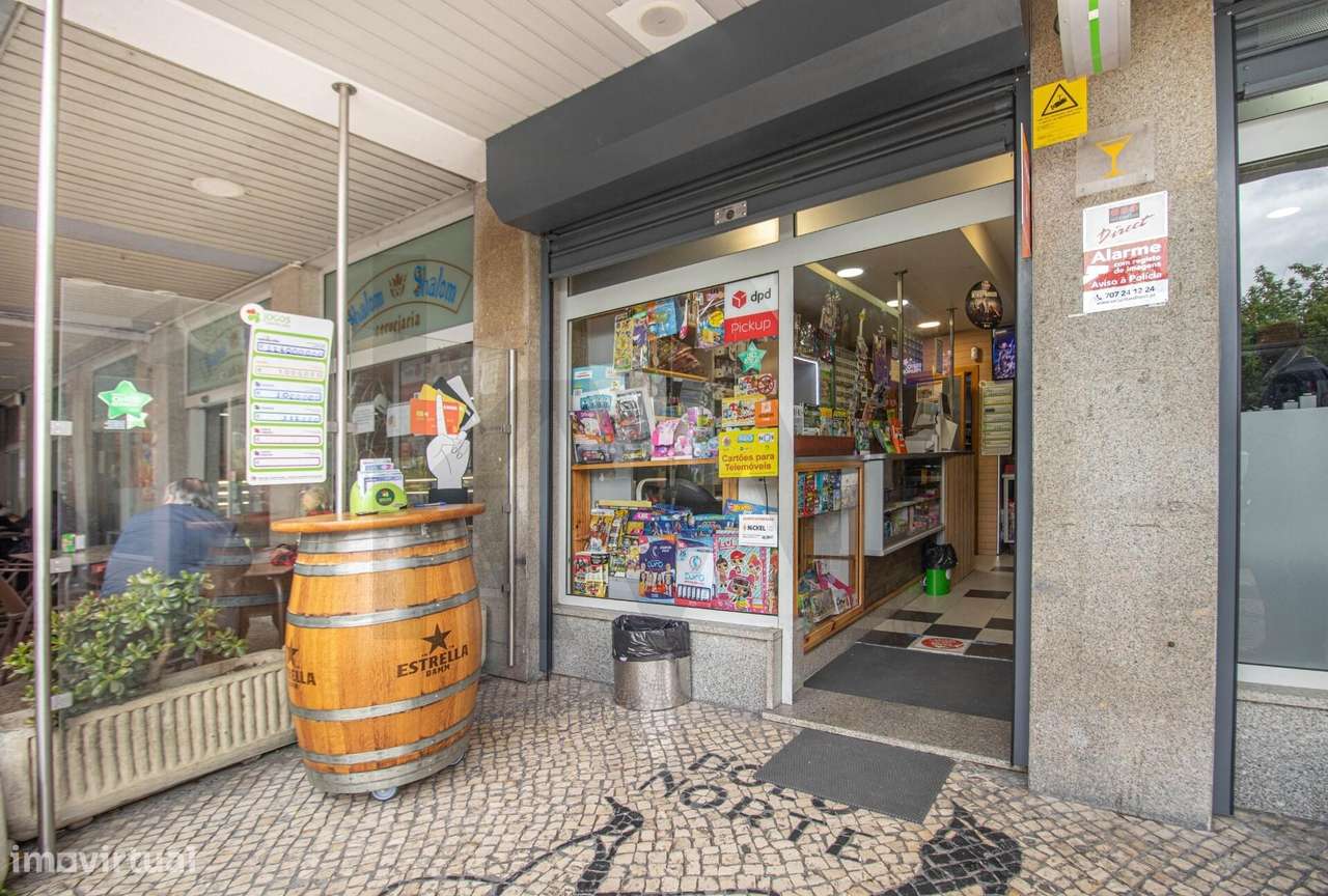 Oportunidade Única de Investimento – 3 Lojas com Restaurantes e Espaço - Grande imagem: 5/33