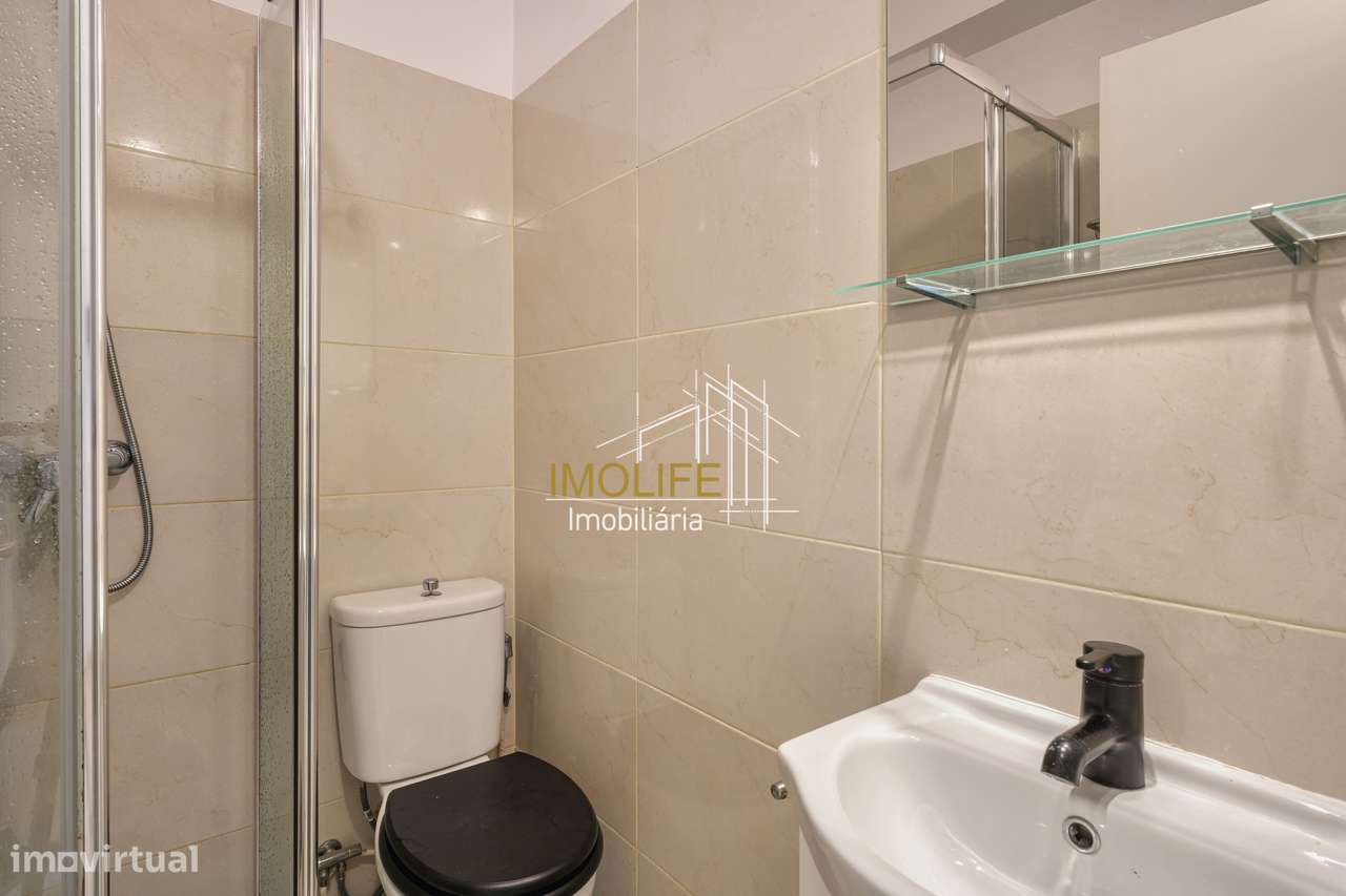 Apartamento T3 Remodelado na Rua Miguel Torga – Costa da Caparica-16