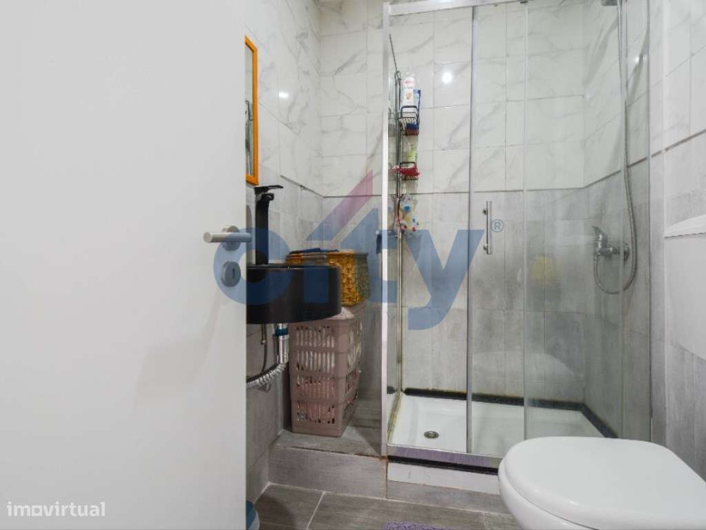 T1+1 Totalmente Remodelado com Varanda e Marquise | Pronto a Habita...-10