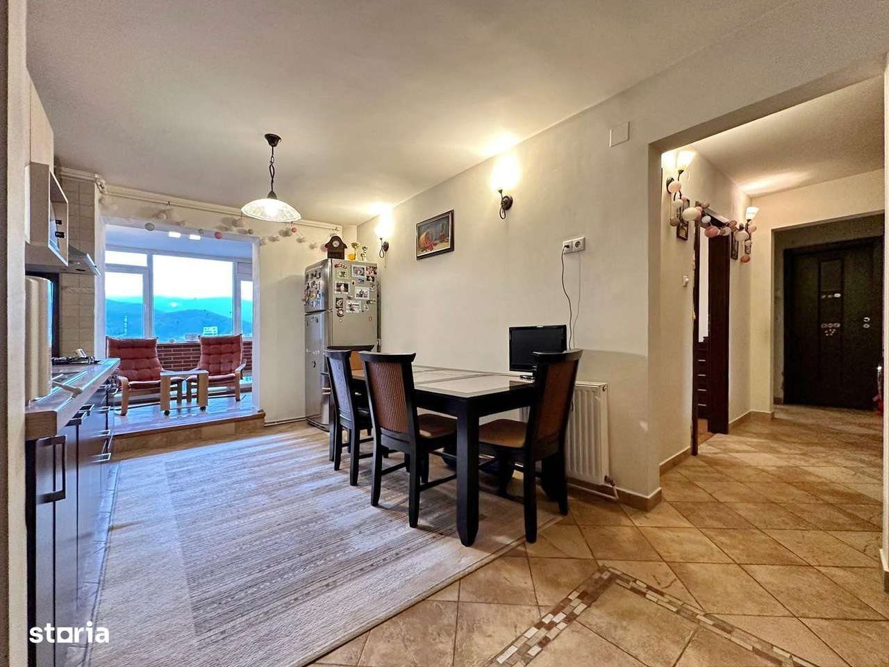 Apartament cu Structura Generoasa si Priveliste Deosebita - Imagine principală: 2/15