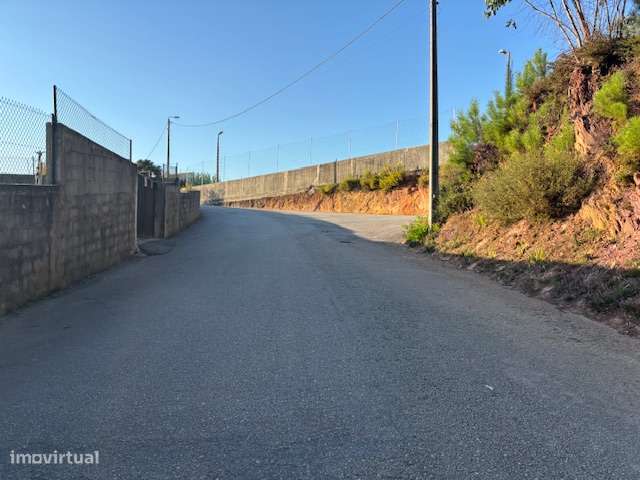 VENDE-SE TERRENO COM 2100 M2 - Grande imagem: 4/21