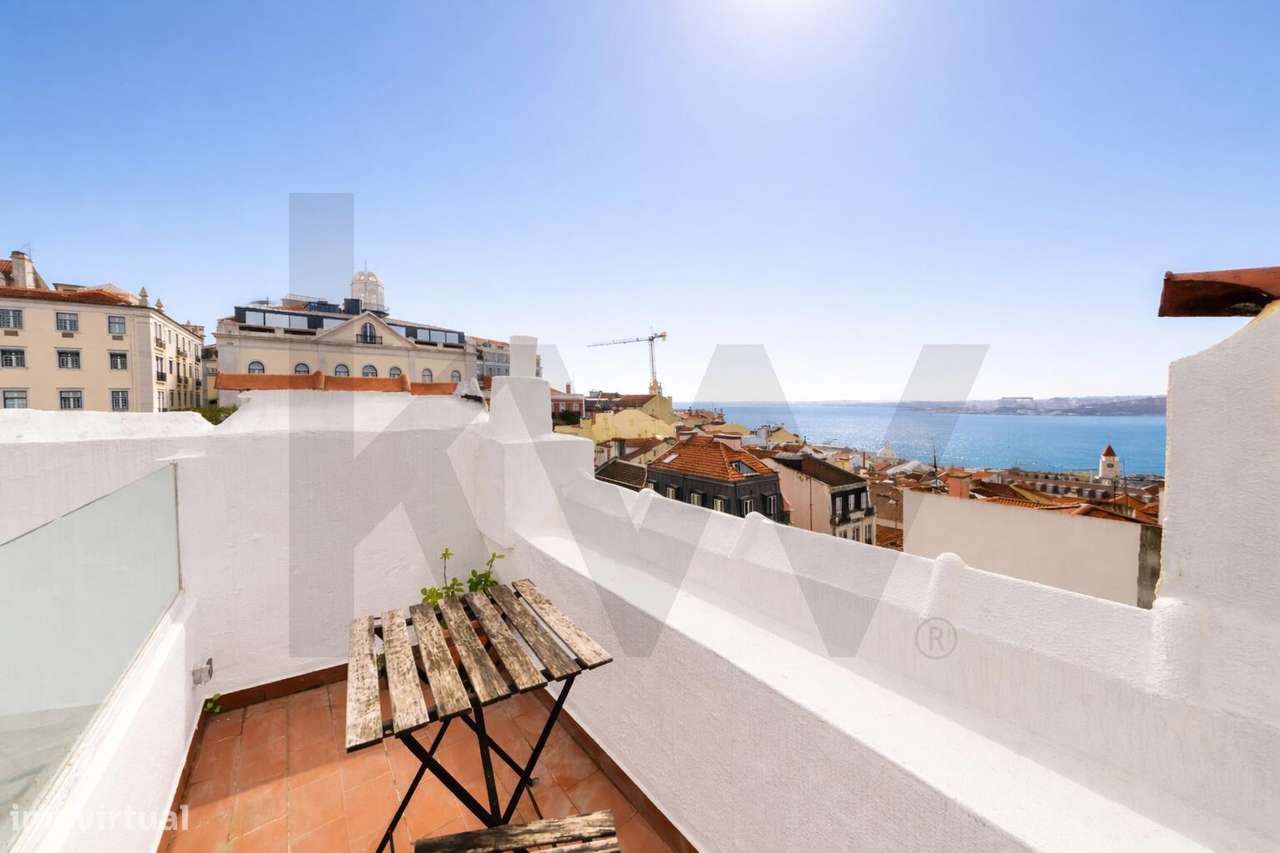 T2 com Suite, 2 WC e Terraço com Vista Tejo — Misericórdia - Grande imagem: 3/44