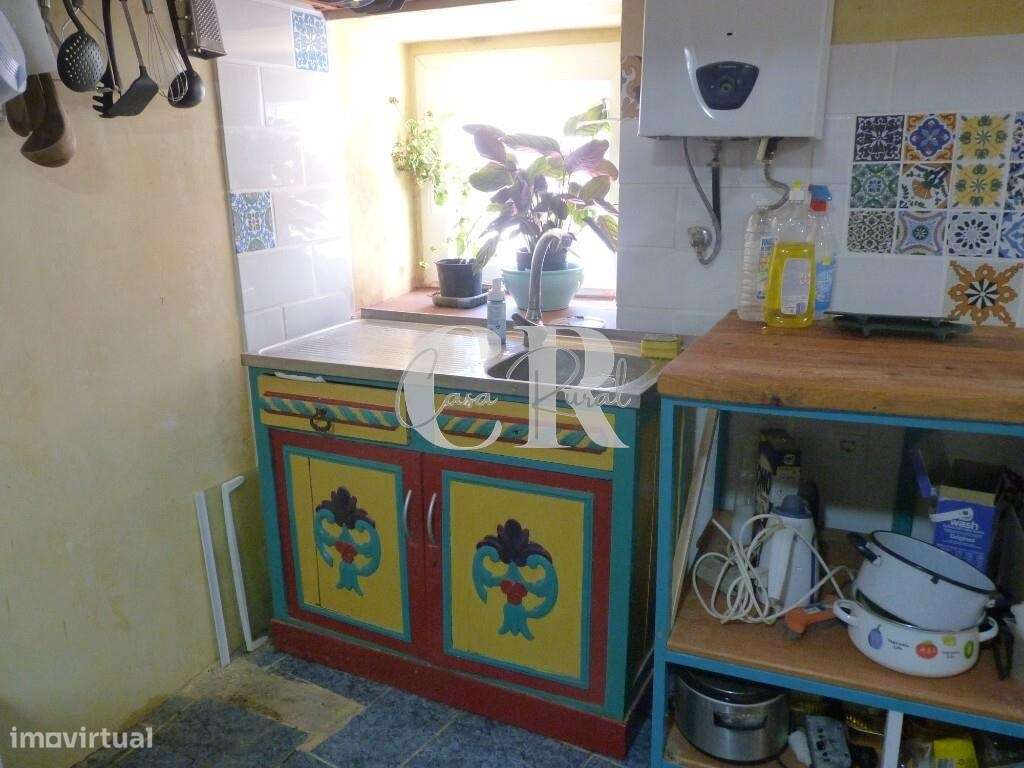 Duas casas habitáveis numa aldeia tradicional de montanha em Alvares,-19