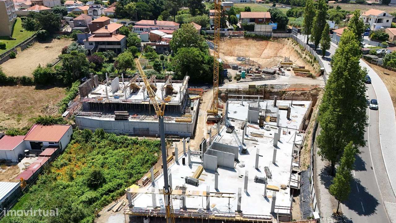 Apartamento T2 novo, com vista Rio, no Empreendimento D'Ouro Mar-29