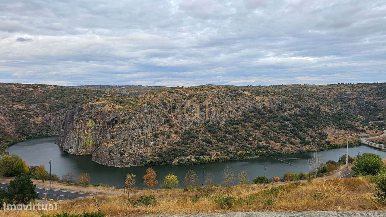 Duas Casas em Sendim - Miranda do Douro-32