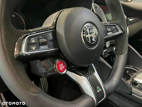 Alfa Romeo Giulia 2.9 Bi Turbo V6 Quadrifoglio - 11