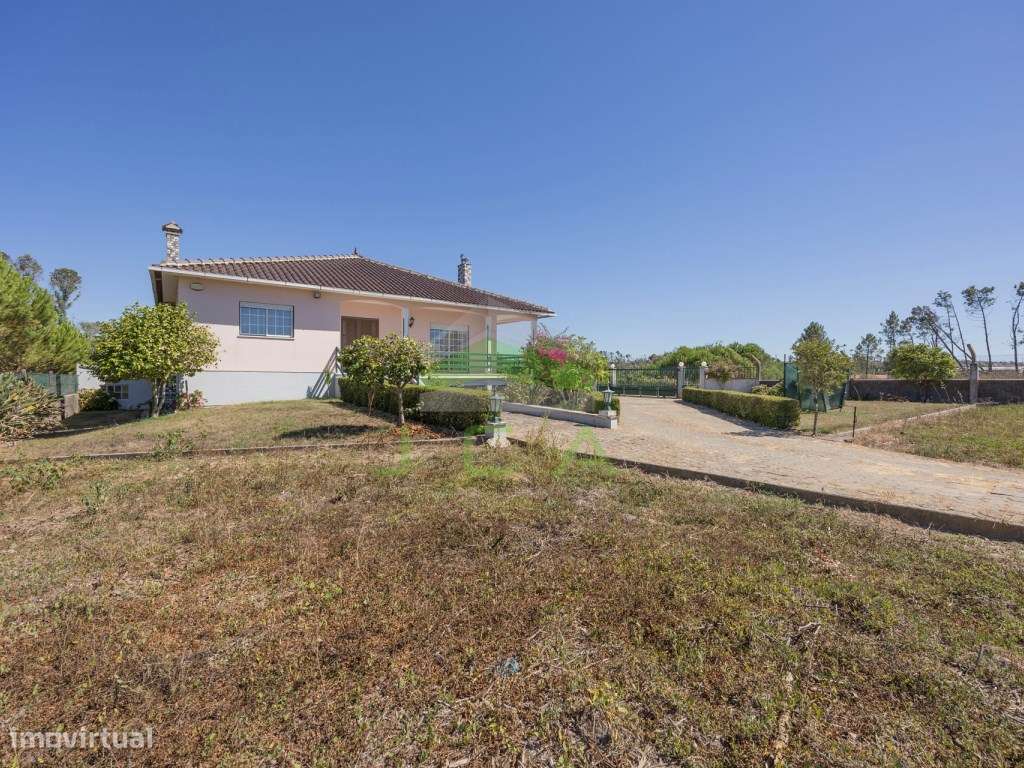 Moradia V3+2 com 4.010m2 de terreno a 5min de Leiria-12