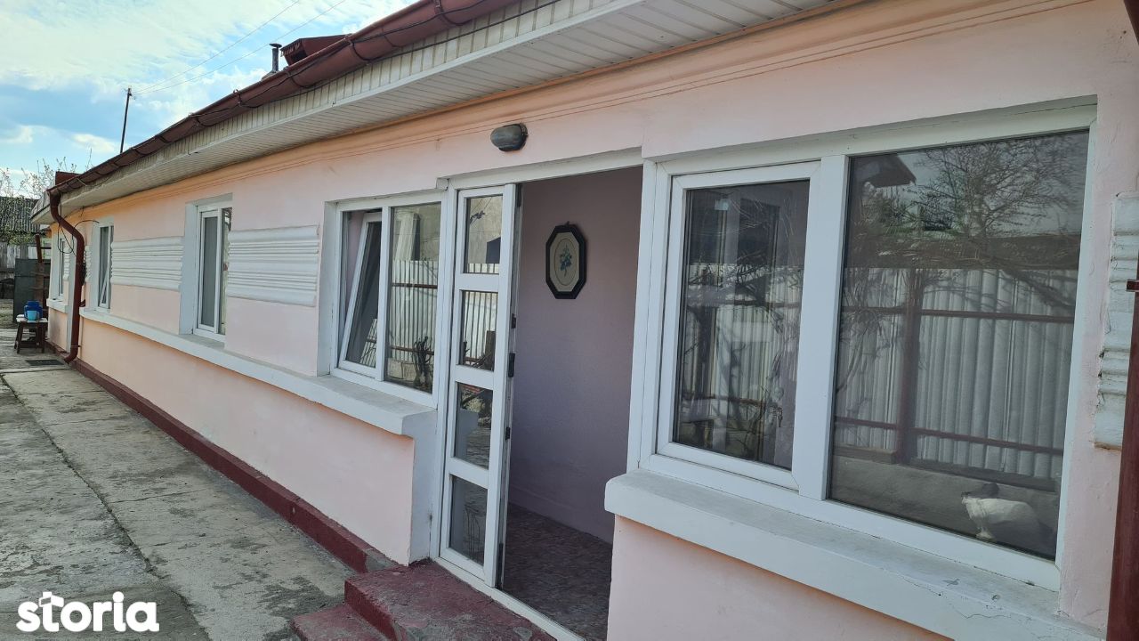 Casa in municipiul Adjud sau schimb cu apartament Bacau