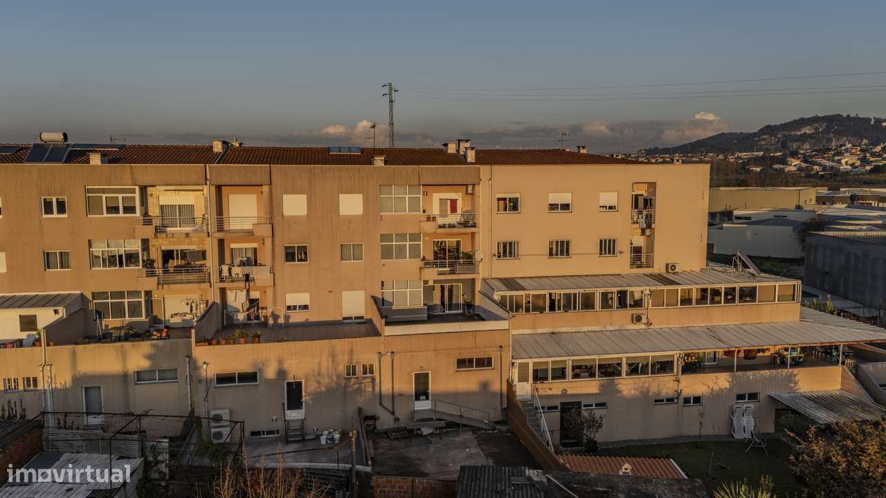 Apartamento T3 com terraço em Frossos, Braga-36
