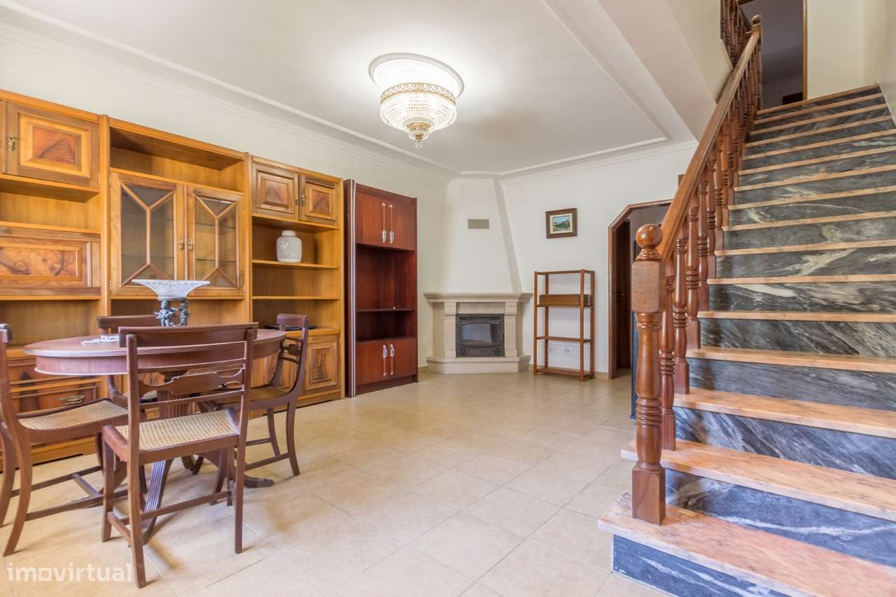 Moradia T3 + 1 em Vale Milhaços - Corroios com Garagem-3