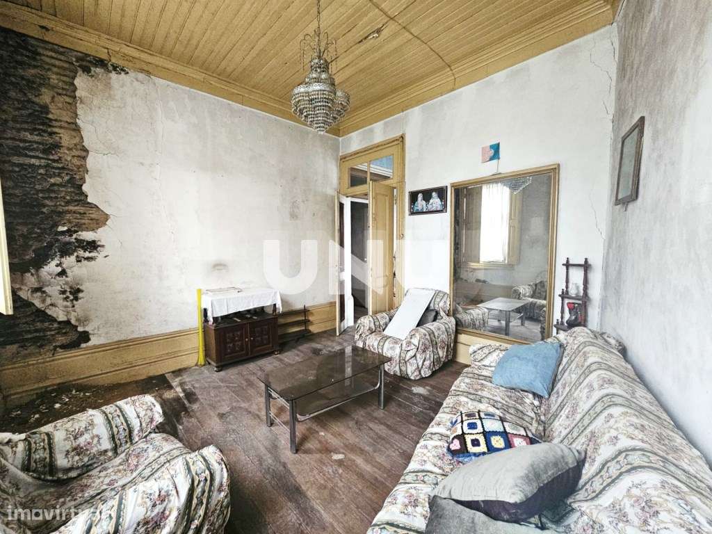 Moradia T5 - Pleno Centro Histórico de Viseu-12