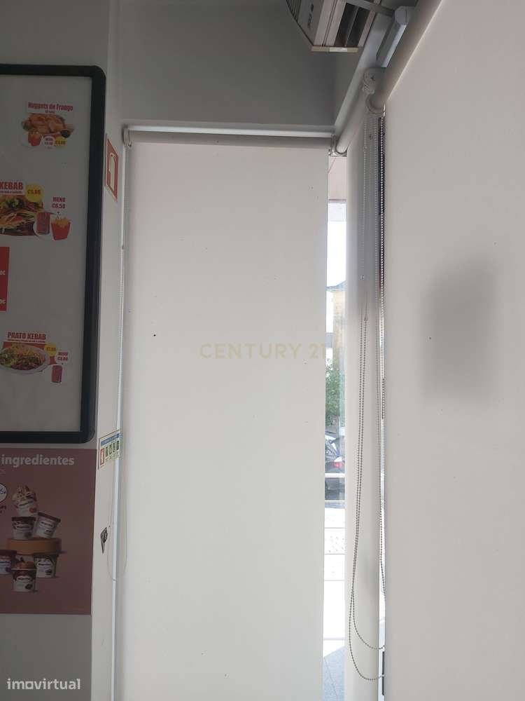 Loja em r/c de prédio em zona central - Grande imagem: 5/14