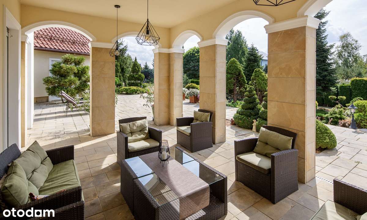 Dworek | Strefa SPA z basenem i kortem | 2,94 ha-5