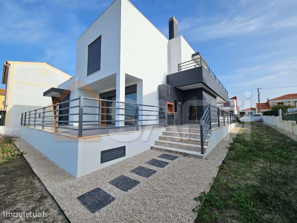 Venda - Moradia T4 Nova -
Silveira - Santa Cruz - Grande imagem: 4/43