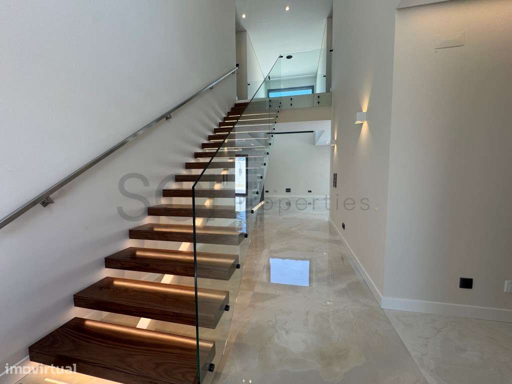 Moradia T4 Luxo Isolada | Belverde | Piscina | Garagem-47