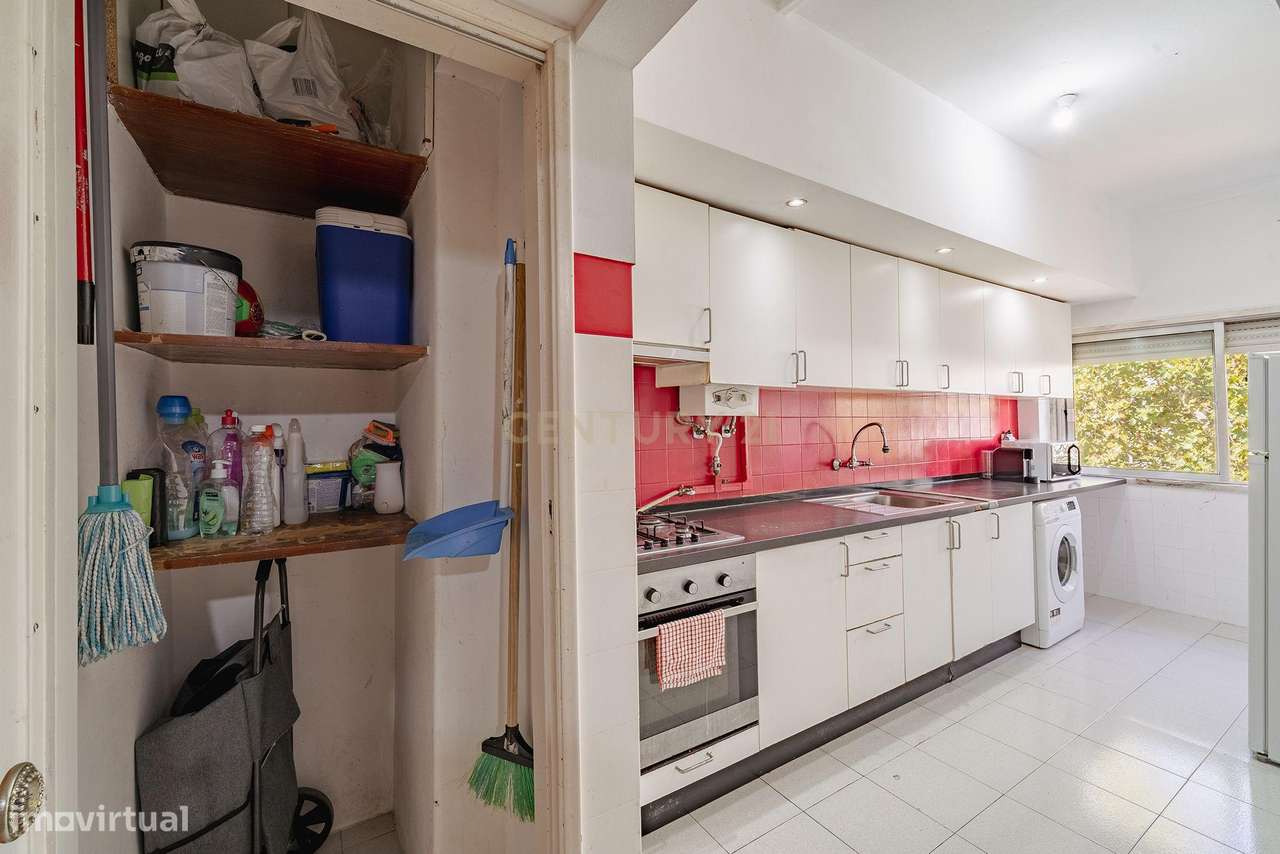 Apartamento T2 na Quinta do Rouxinol, Corroios-5