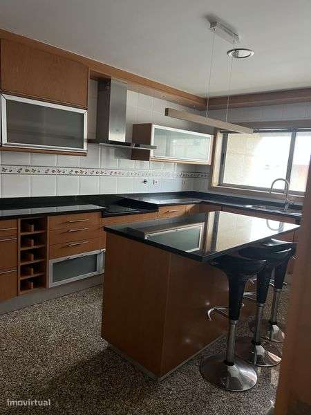 Moradia v3+1  Piscina 3 suites Canidelo - Grande imagem: 4/12