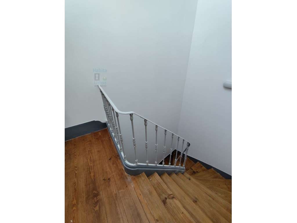 T2 Mobilado com varanda Vista Rio na Graça Pronto a Habitar-20