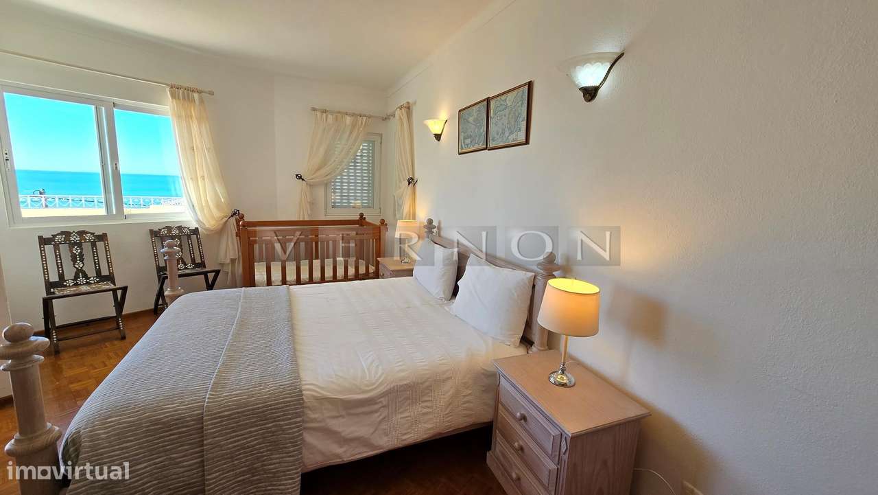 Algarve, para venda, moradia T5 primeira linha do mar com piscina aque-37