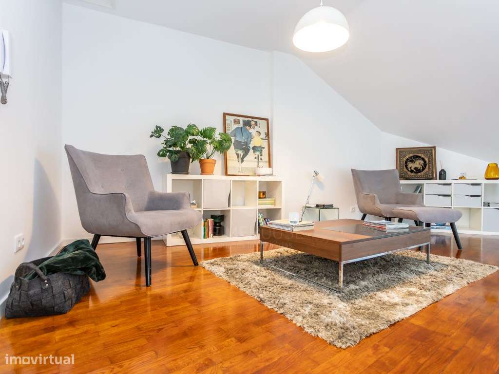 Predio no centro historico do seixal-27