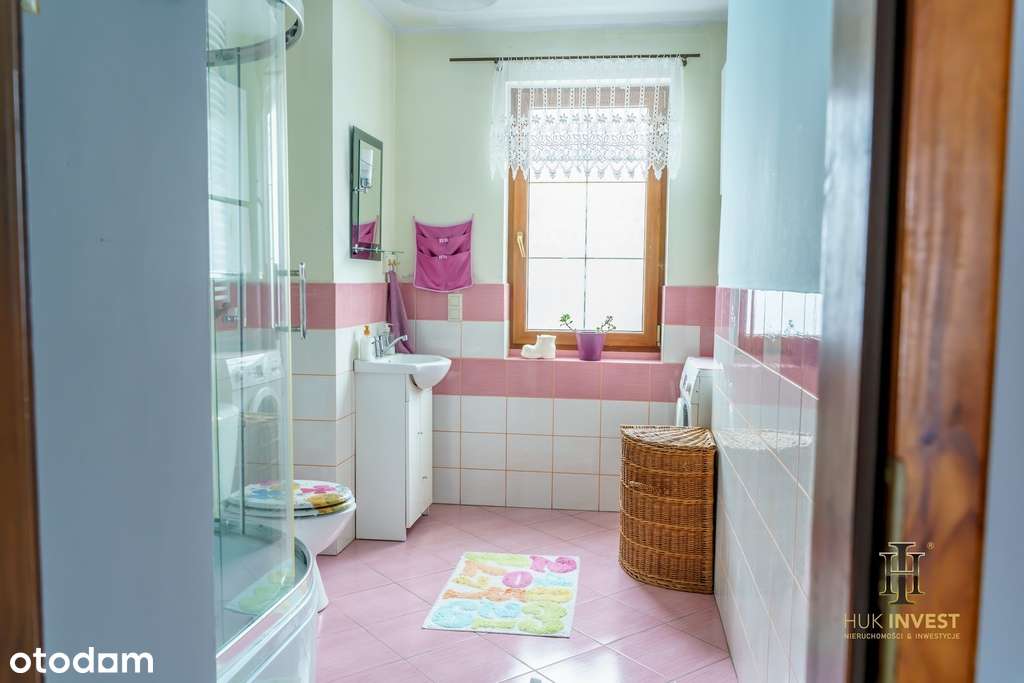 Dom z osobnym mieszkaniem-8