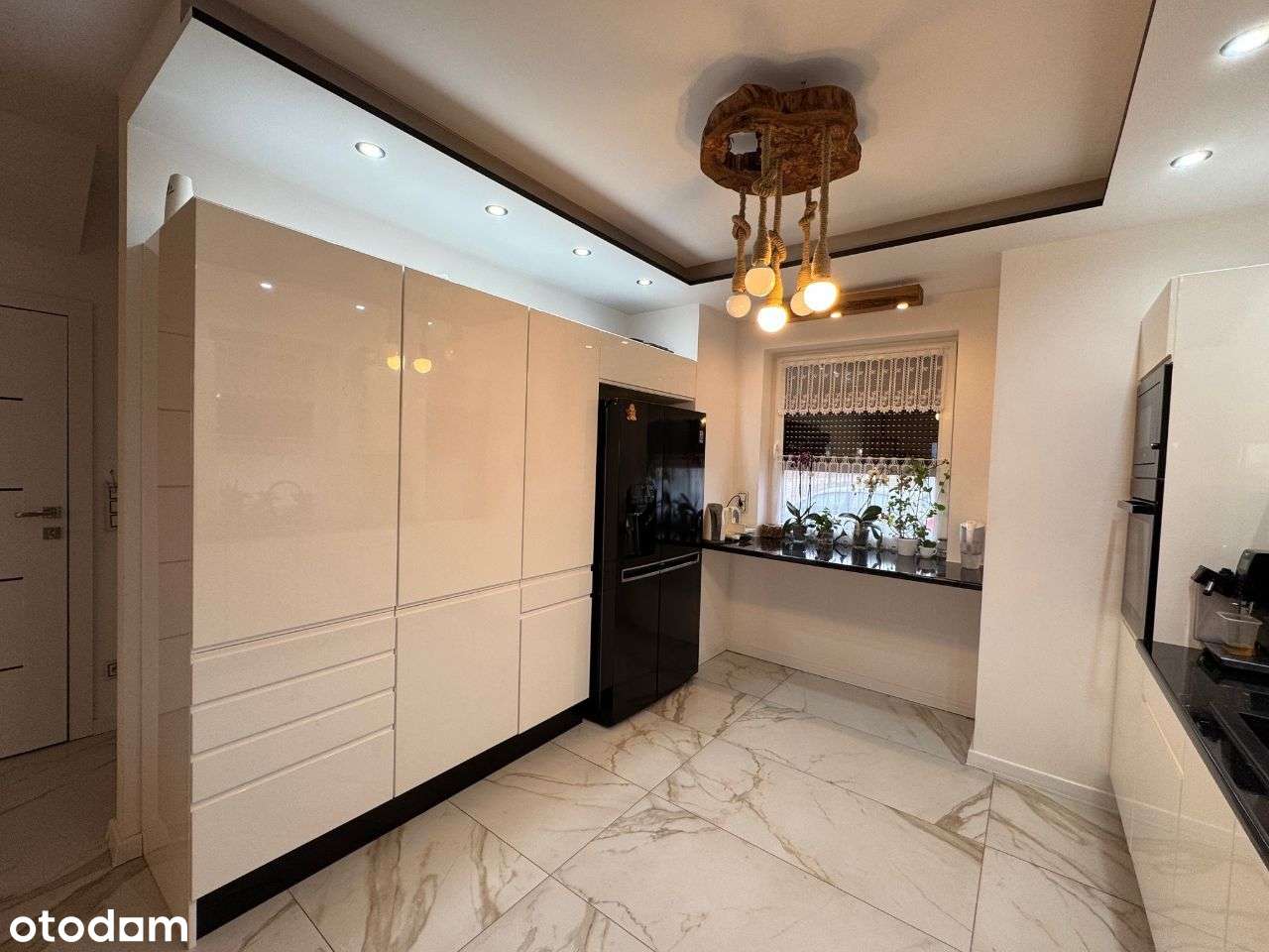 Nowoczesny wykończony dom w okolicach Szamotuł - Pełny obrazek: 4/19