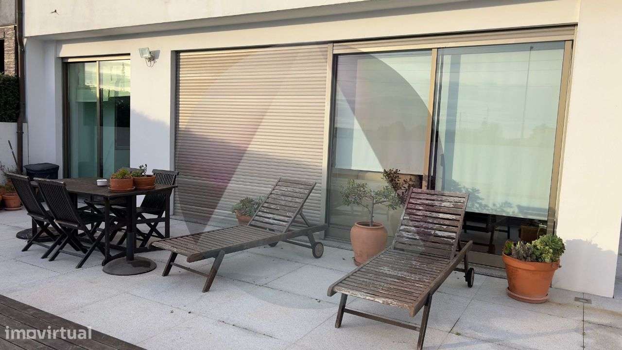 Moradia T4 com piscina e garagem pra 4 carros - Grande imagem: 2/22